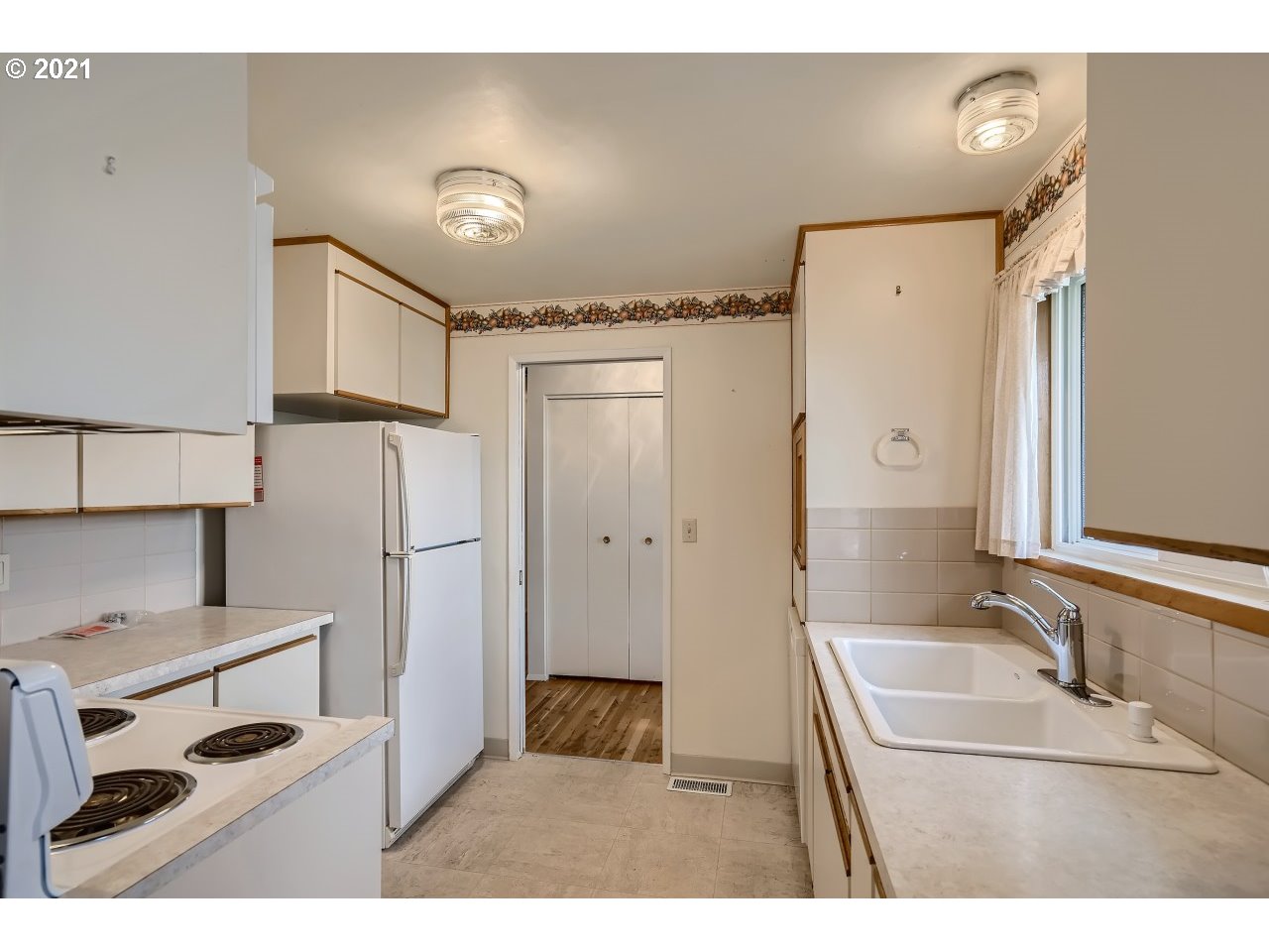 1122 Stanfield Road Woodburn, OR 97071 - Photo 7 of 18 Gallery Image 7
