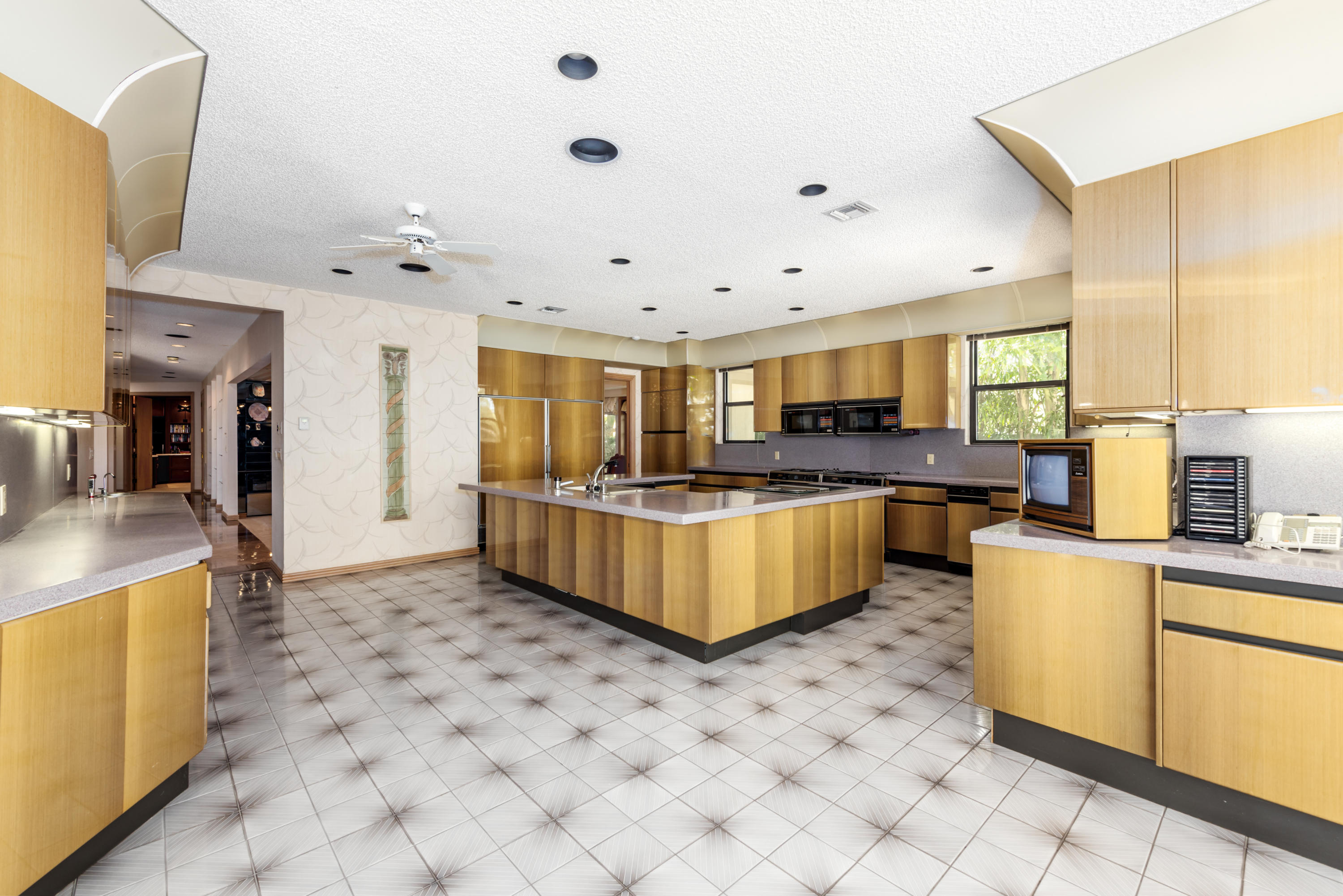 361 East Alexander Palm Road Boca Raton, FL 33432 - Photo 20 of 42 018_Open Kitchen