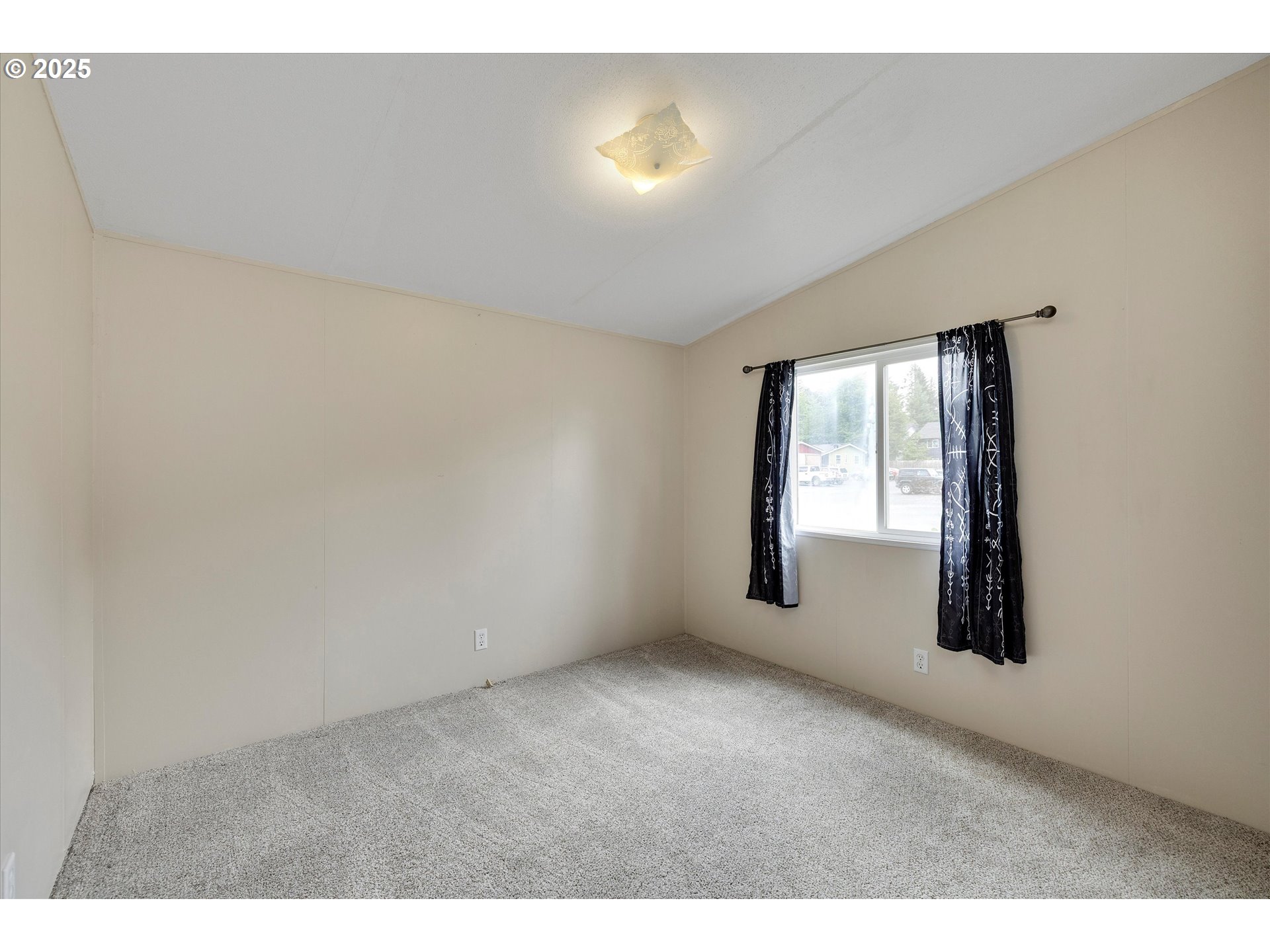 21910 Southeast Stark Street, Unit 11 Gresham, OR 97030 - Photo 19 of 30