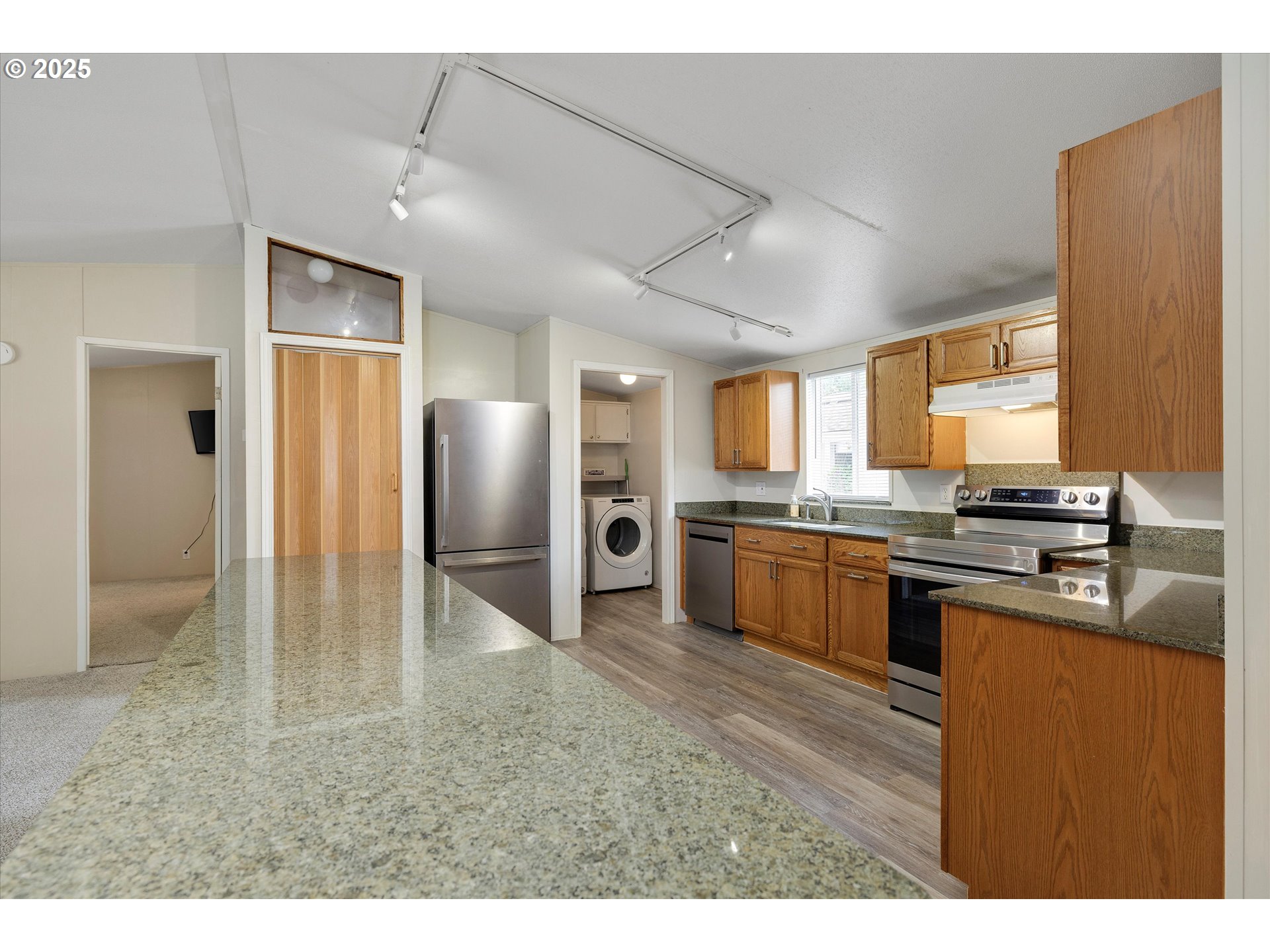 21910 Southeast Stark Street, Unit 11 Gresham, OR 97030 - Photo 9 of 30