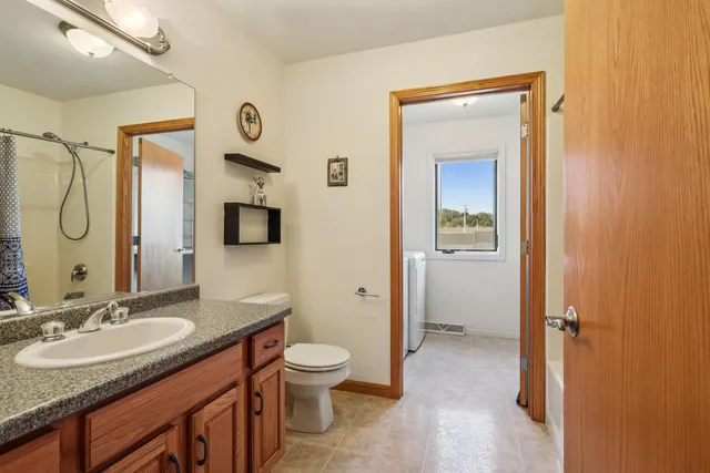 $224,900 | 1690 Drum Corps Drive, Menasha, WI 54952