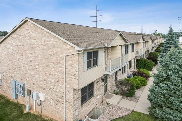 $224,900 | 1690 Drum Corps Drive, Menasha, WI 54952