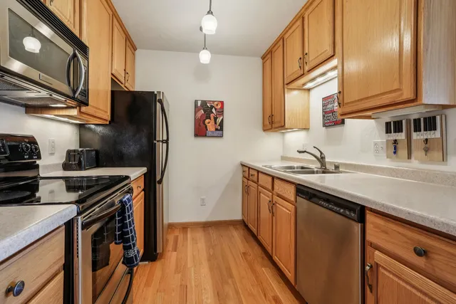 $224,900 | 1690 Drum Corps Drive, Menasha, WI 54952