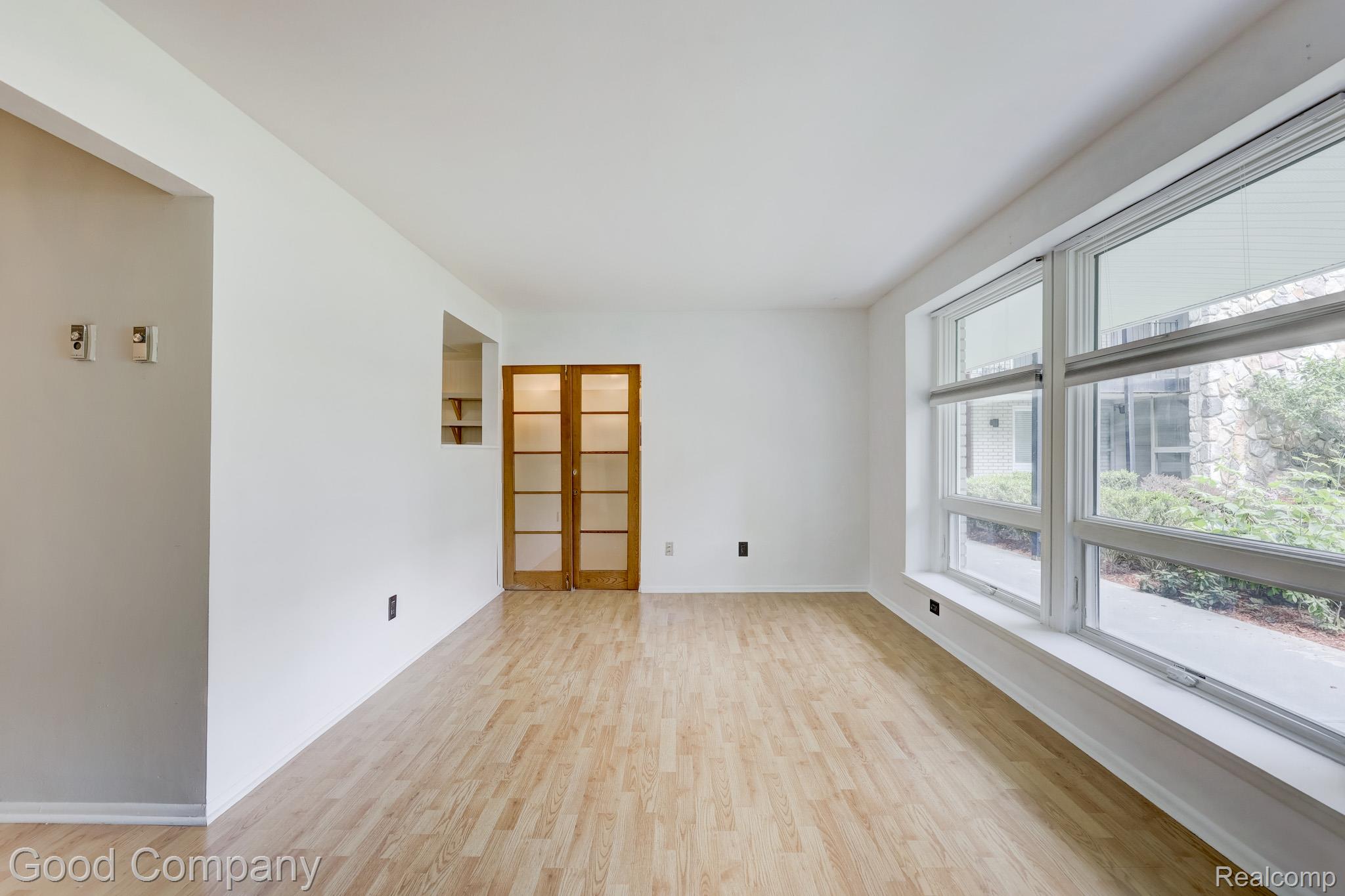 4345 Crooks Road, Unit 4 Royal Oak, MI 48073 - Photo 3 of 35 4345 Crooks Rd. #4-3.jpg