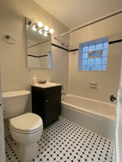 $2,500 | 1613 West Berwyn Avenue, Unit 1, Chicago, IL 60640
