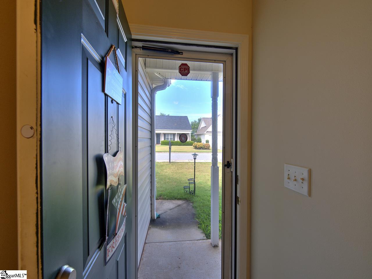 145 Elliott Circle Anderson, SC 29621 - Photo 3 of 18 Gallery Image 3