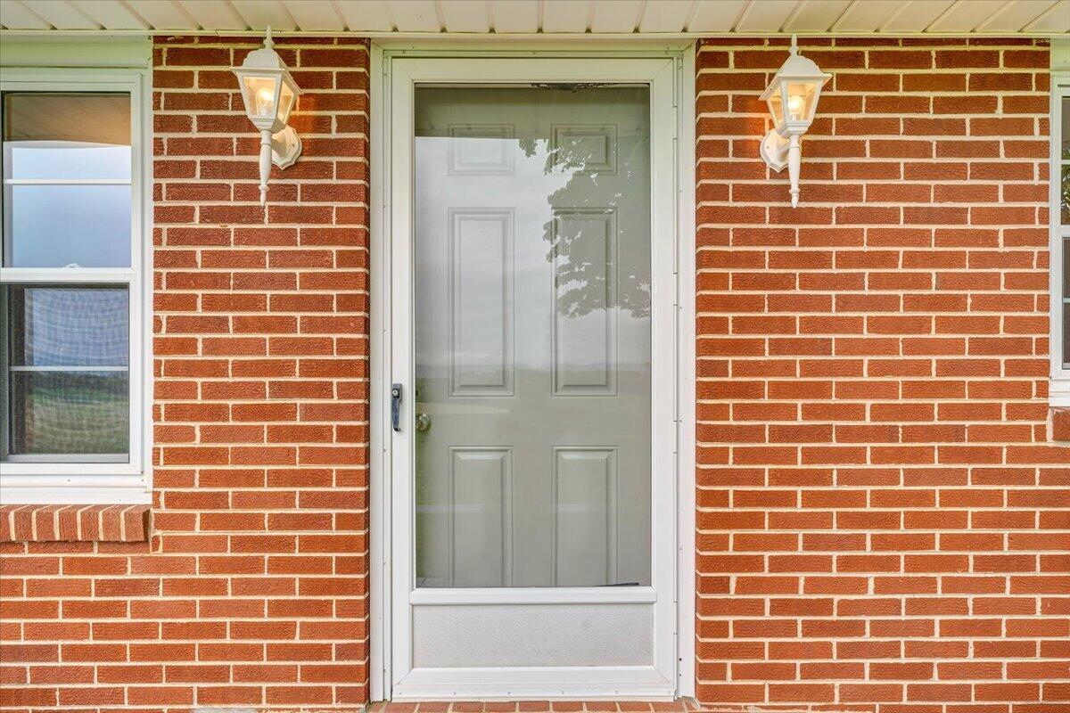 3116 Wheatland Road Fincastle, VA 24090 - Photo 2 of 56 02-MIB01878