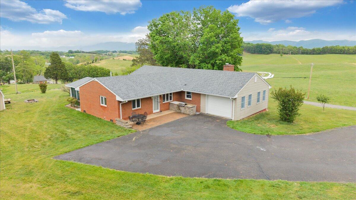 3116 Wheatland Road Fincastle, VA 24090 - Photo 47 of 56 55-DJI_20260507134922_0002_D