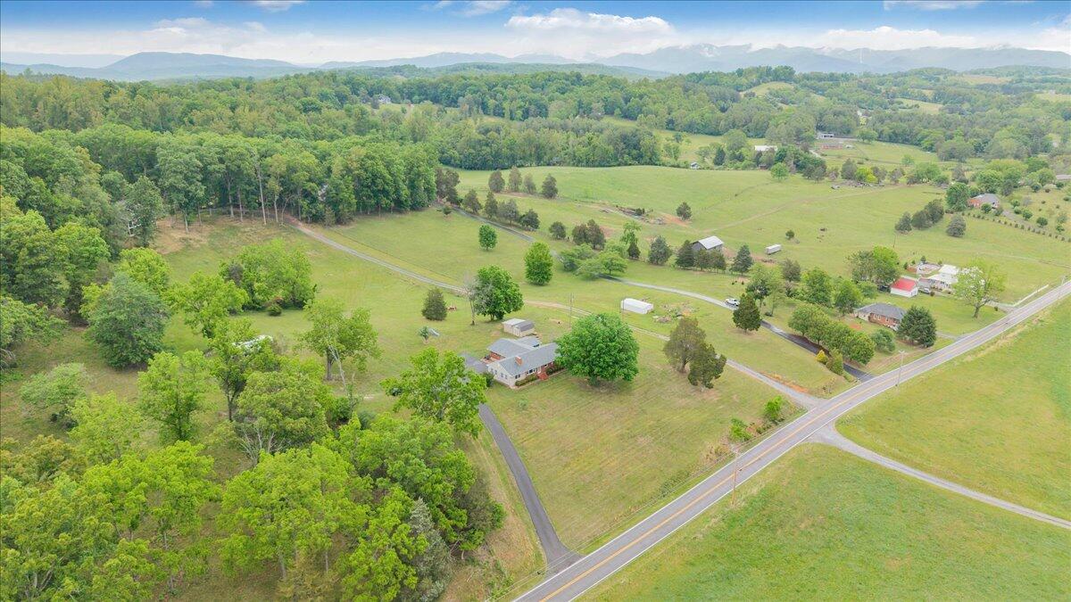 3116 Wheatland Road Fincastle, VA 24090 - Photo 52 of 56 62-DJI_20260507135317_0013_D