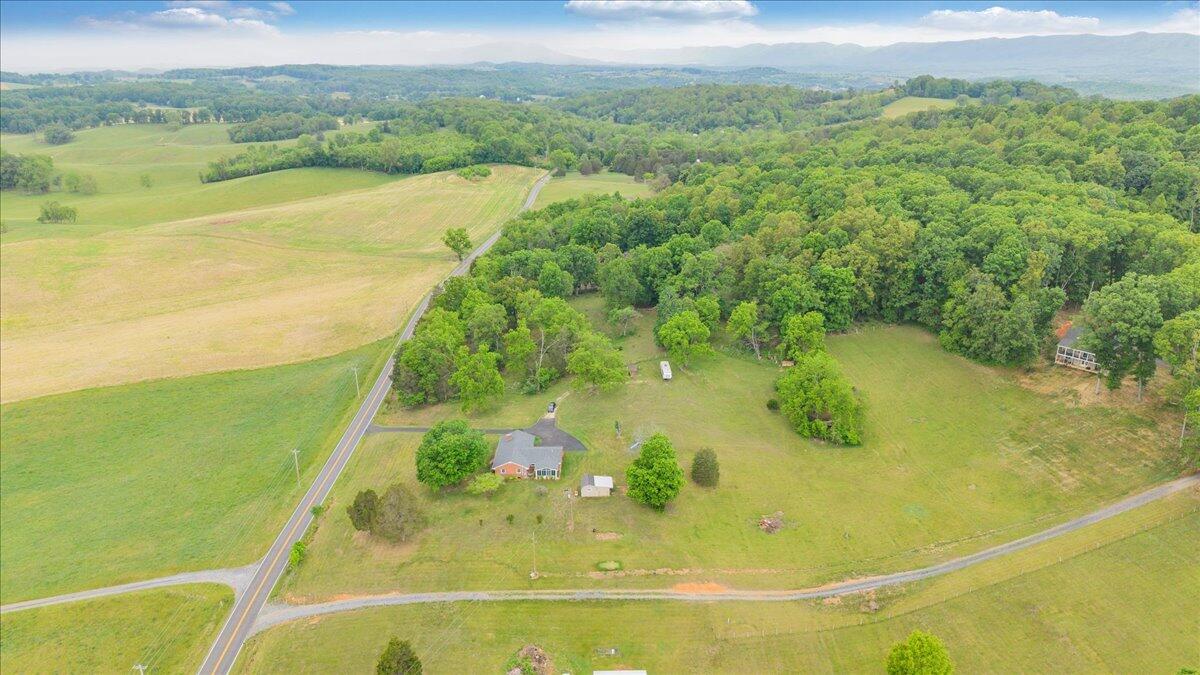 3116 Wheatland Road Fincastle, VA 24090 - Photo 55 of 56 65-DJI_20260507135453_0016_D