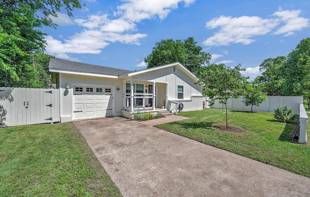 1825 Rambler Drive Waco, TX 76710 - Photo 2 of 32