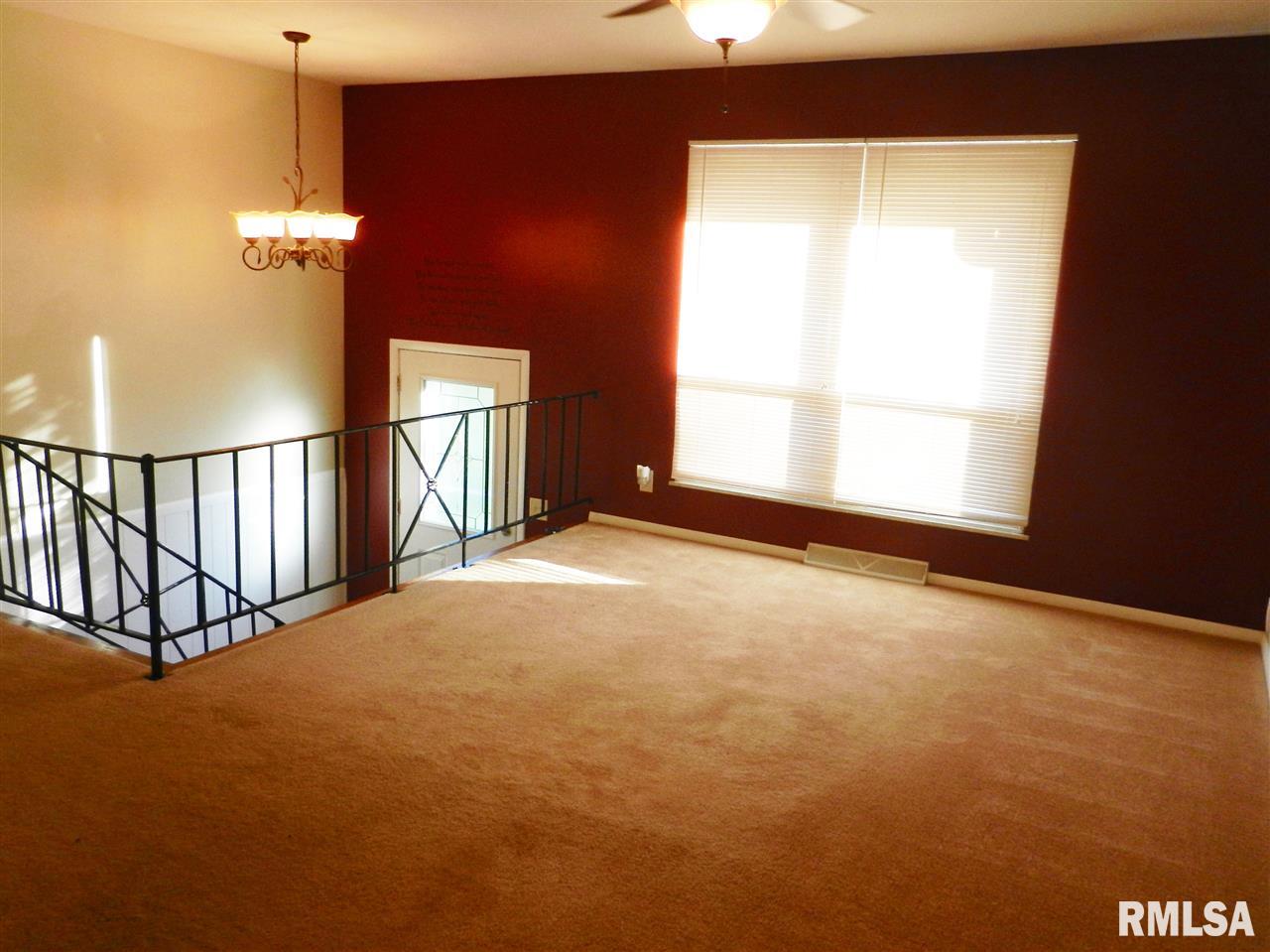 6633 North Randwick Road Peoria, IL 61615 - Photo 4 of 20 Gallery Image 4
