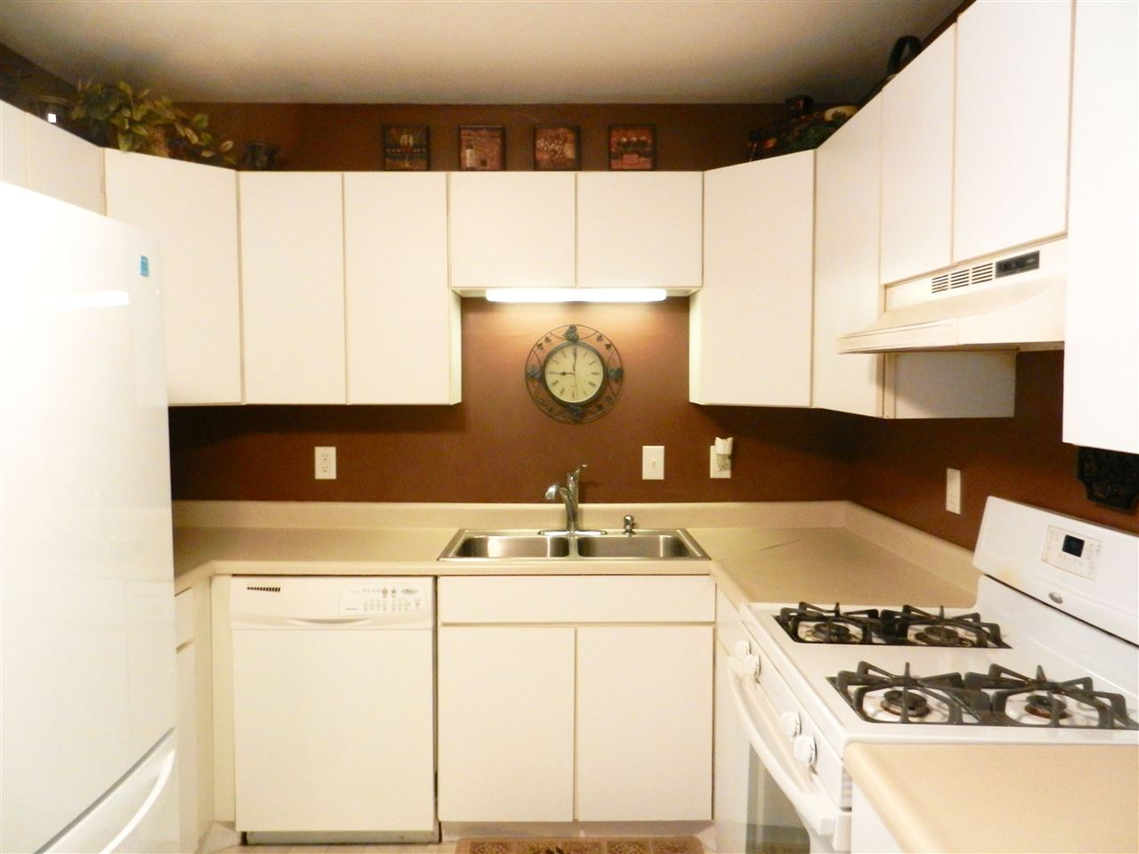 6633 North Randwick Road Peoria, IL 61615 - Photo 7 of 20 Gallery Image 7