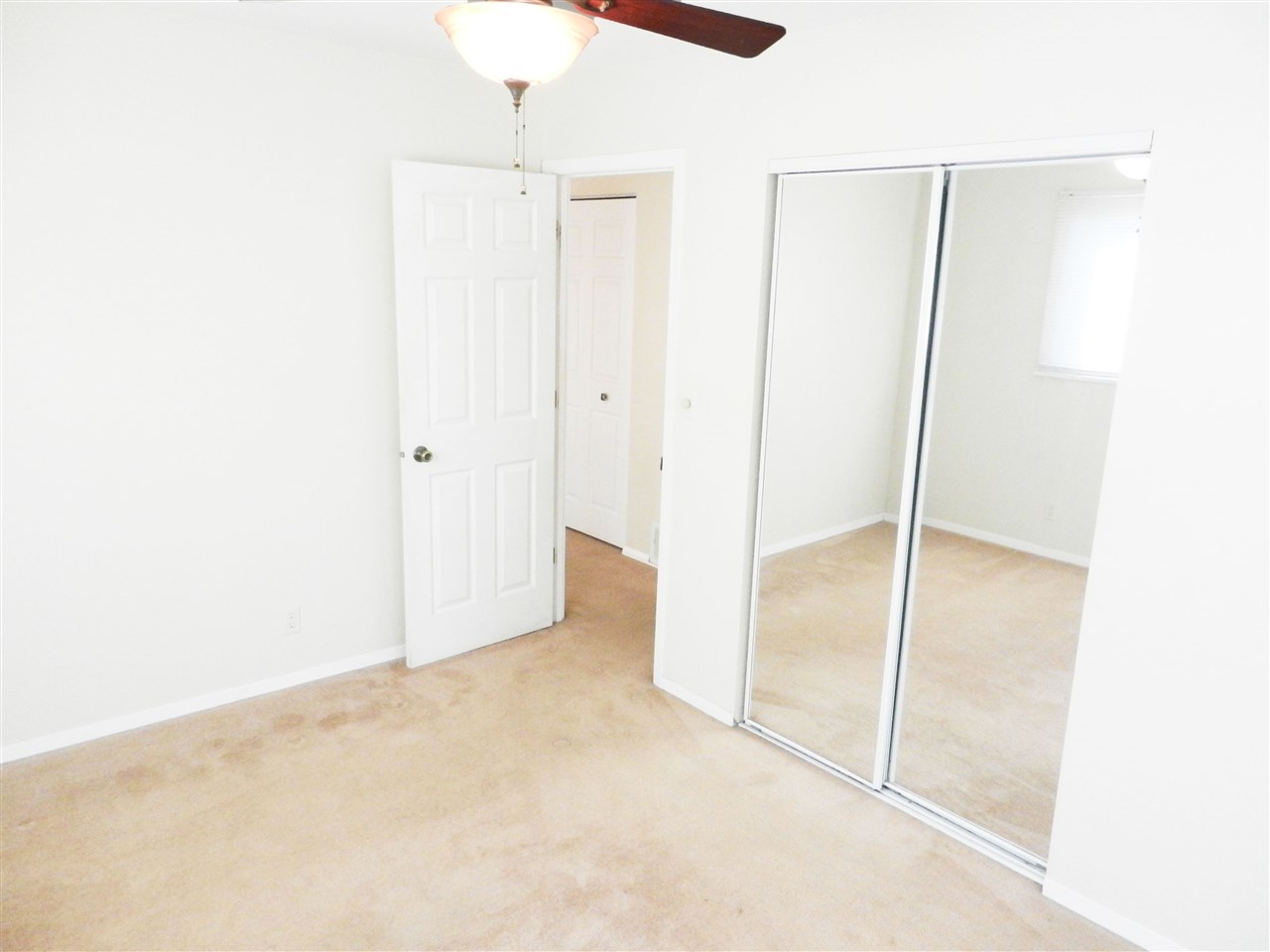 6633 North Randwick Road Peoria, IL 61615 - Photo 9 of 20 Gallery Image 9