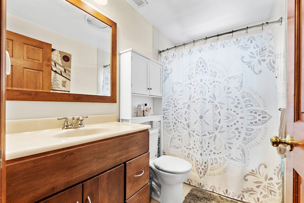 37 Angelo Street Worcester, MA 01604 - Photo 25 of 40