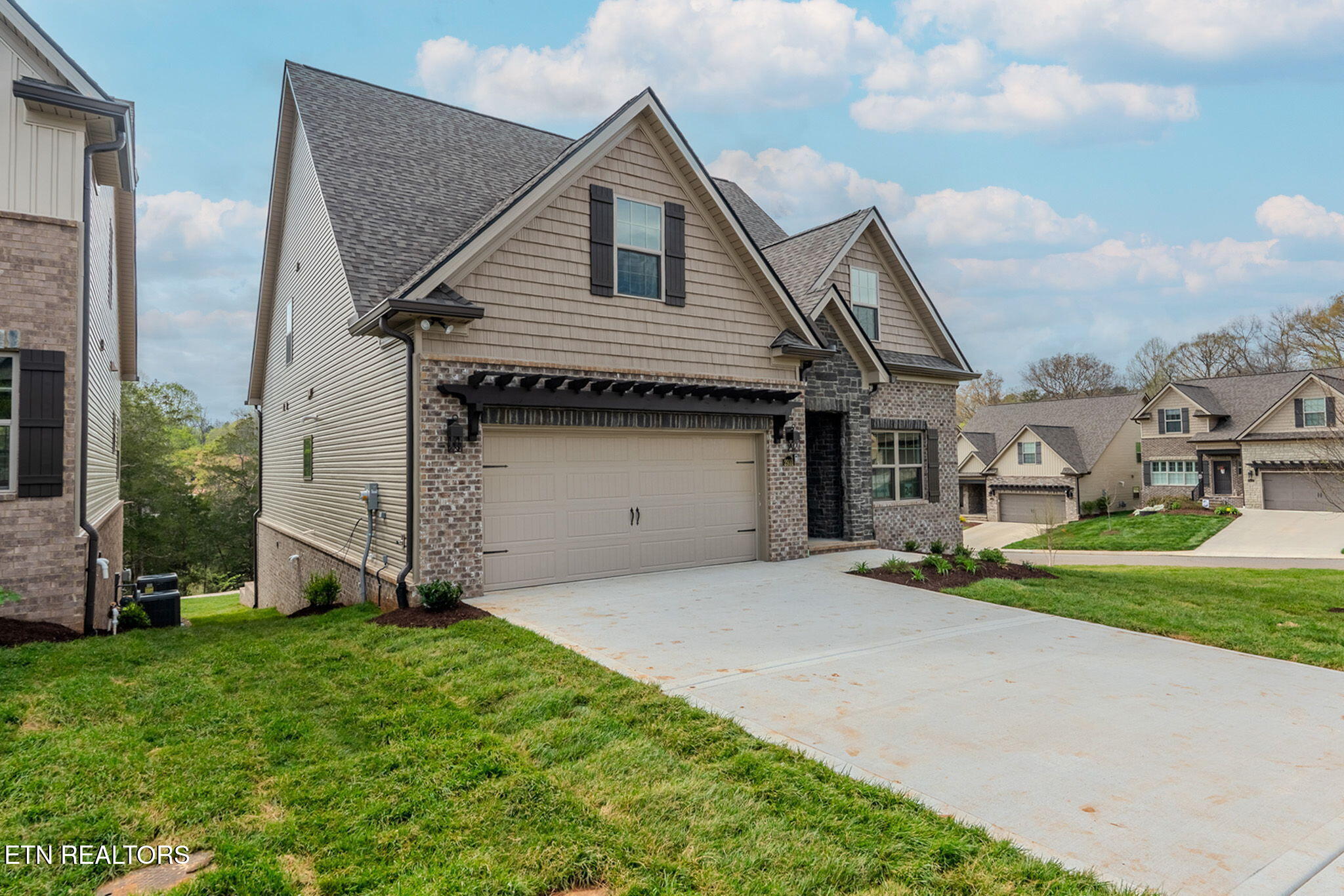 2931 Snow Pond Road Knoxville, TN 37931 - Photo 2 of 56 Front Exterior 2