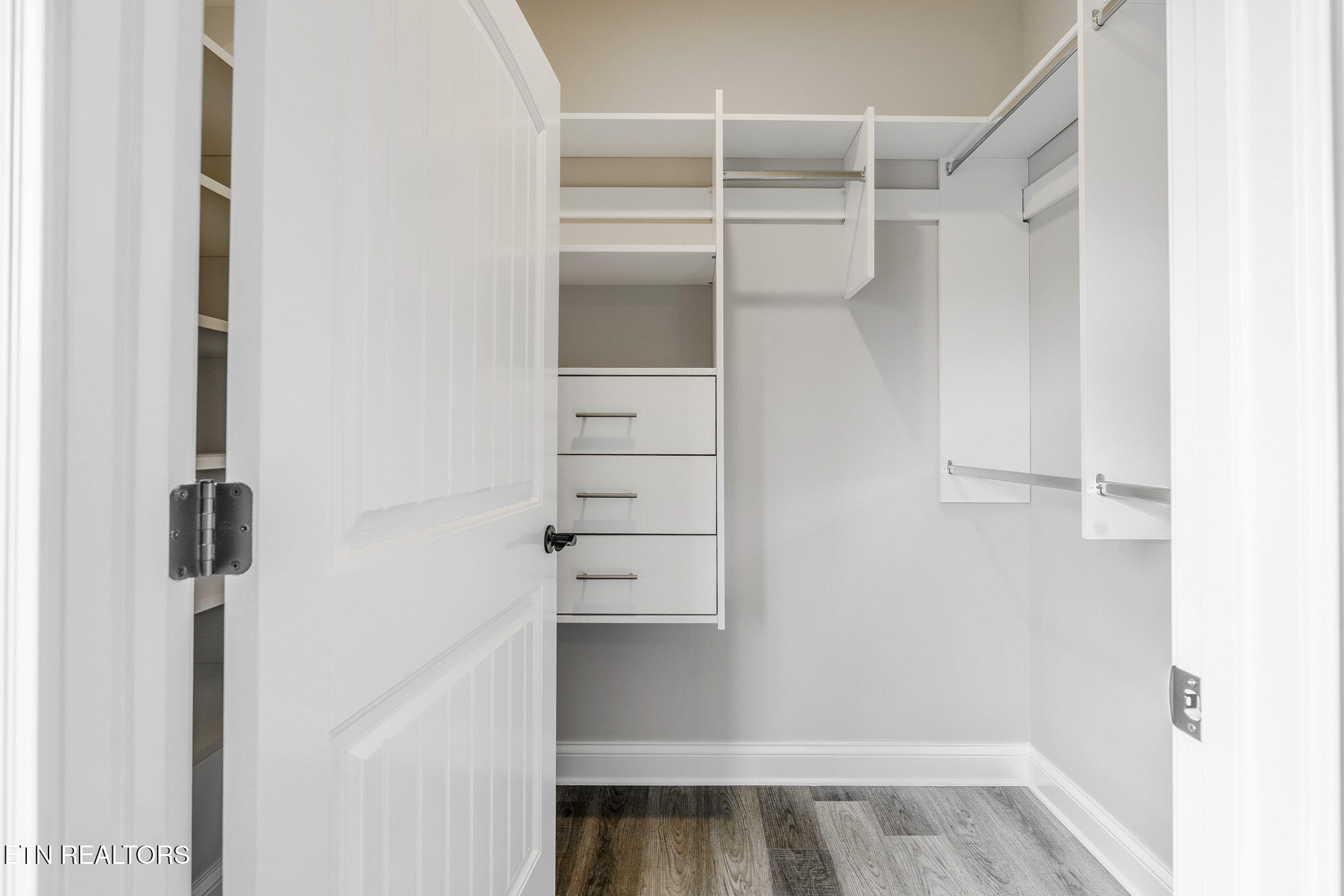 2931 Snow Pond Road Knoxville, TN 37931 - Photo 22 of 56 Master Closet 1
