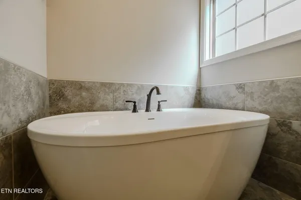 $778,900 | 2931 Snow Pond Road, Knoxville, TN 37931
