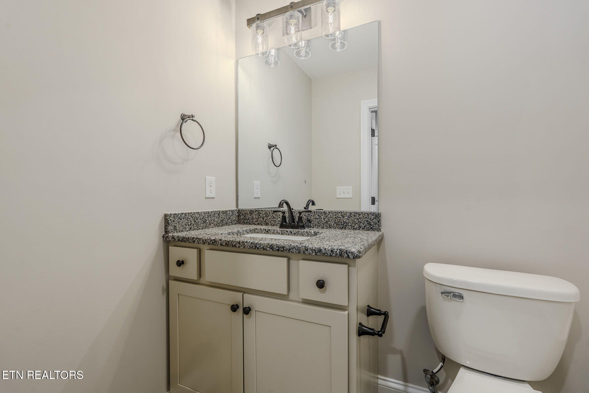 2931 Snow Pond Road Knoxville, TN 37931 - Photo 39 of 56 Upstairs Bathroom 1 1