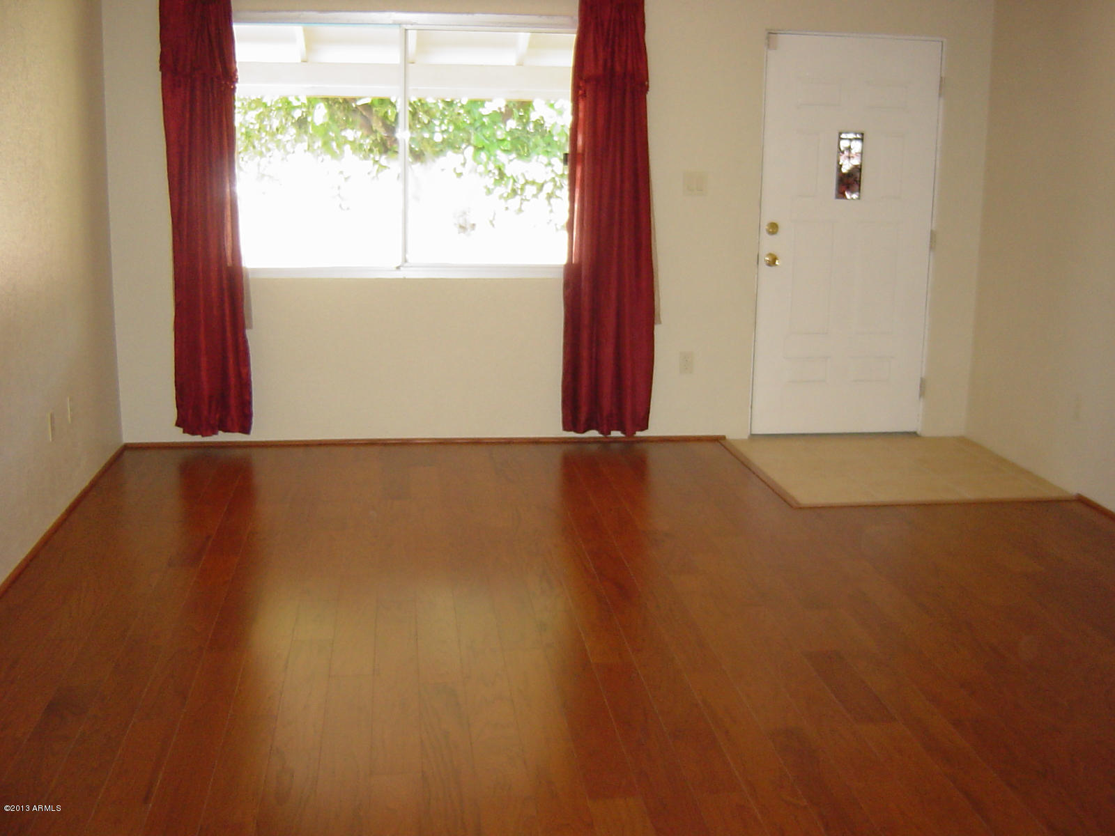 1621 West Thunderbird Road Phoenix, AZ 85023 - Photo 5 of 30 LIVING RM2