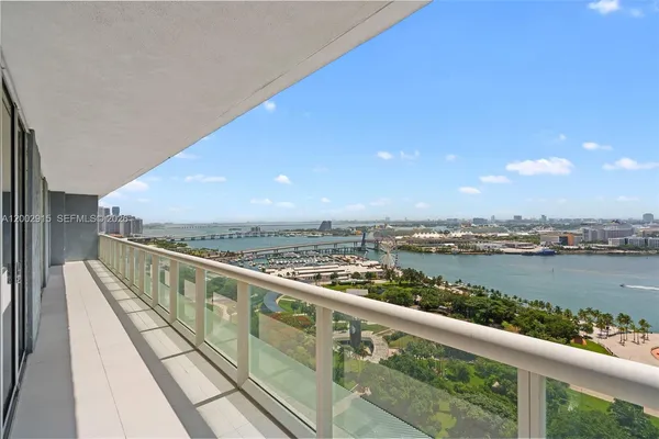 $6,700 | 50 Biscayne Boulevard, Unit 2610, Miami, FL 33132