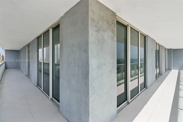 $6,700 | 50 Biscayne Boulevard, Unit 2610, Miami, FL 33132