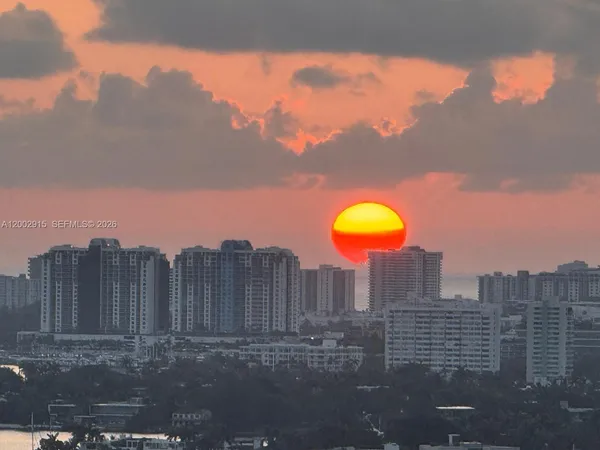 $6,700 | 50 Biscayne Boulevard, Unit 2610, Miami, FL 33132