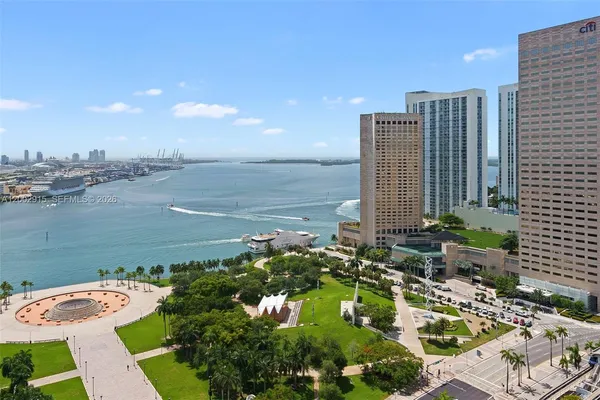 $6,700 | 50 Biscayne Boulevard, Unit 2610, Miami, FL 33132