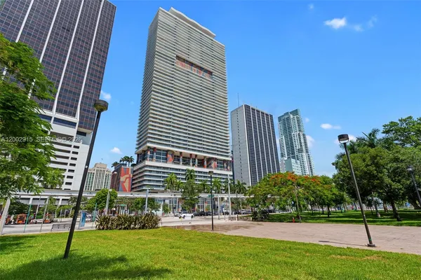 $6,700 | 50 Biscayne Boulevard, Unit 2610, Miami, FL 33132