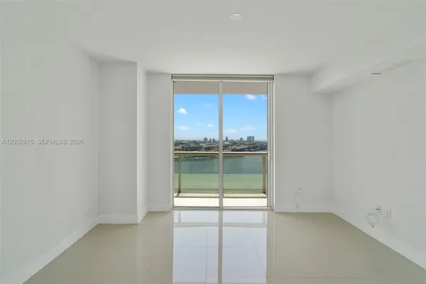 $6,700 | 50 Biscayne Boulevard, Unit 2610, Miami, FL 33132
