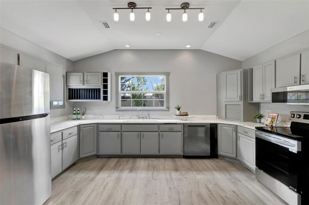 107 Spring Garden Road Sebring, FL 33870 - Photo 10 of 23 Gallery Image 10