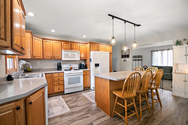$260,000 | 325 North Elm Street, Herscher, IL 60941