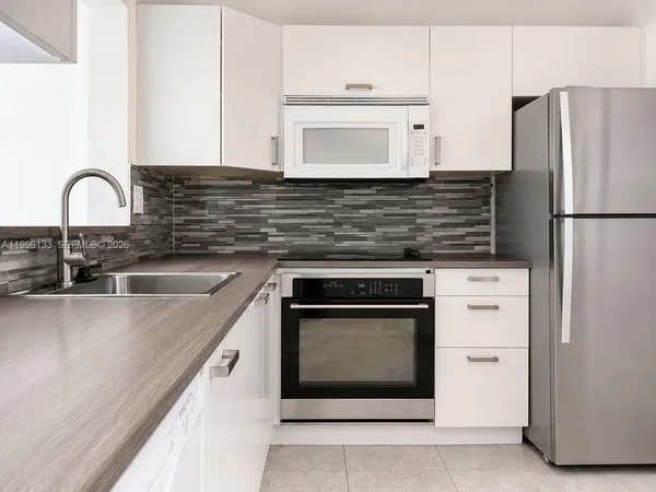 $2,200 | 10865 Southwest 112th Avenue, Unit 203, Miami, FL 33176