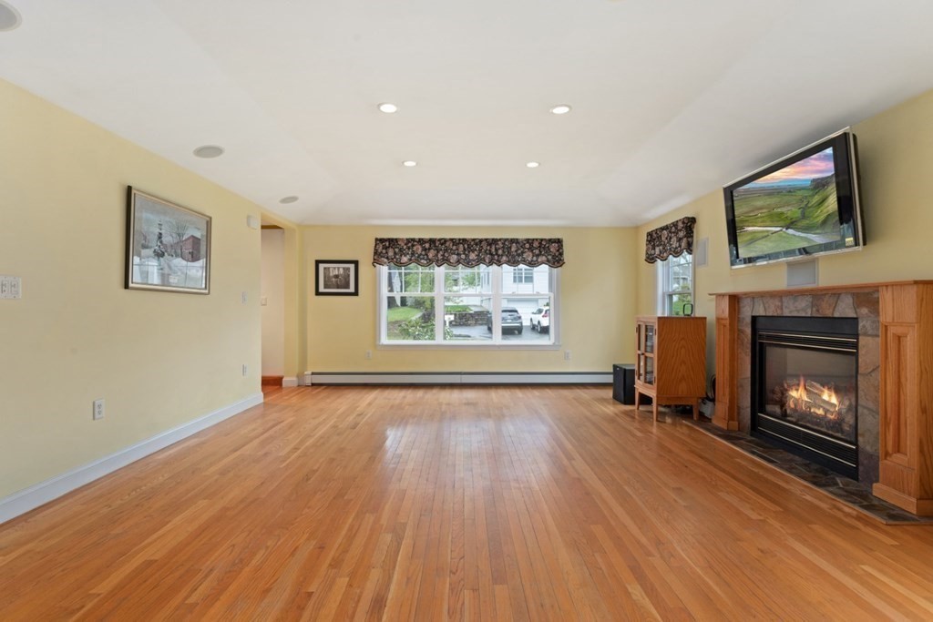 13 Ashwood Road Lynnfield, MA 01940 - Photo 8 of 37 Gallery Image 8