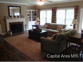 2541 Shawnee Drive Springfield, IL 62702 - Photo 3 of 16 Gallery Image 3