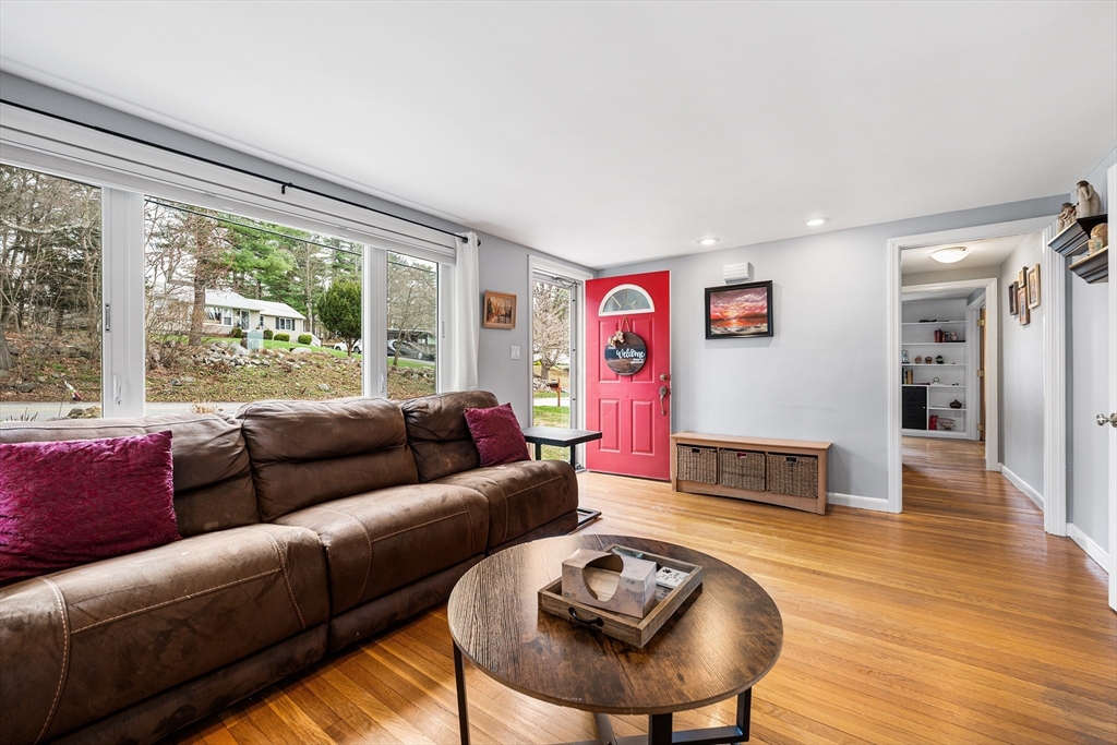 674 Trull Road Tewksbury, MA 01876 - Photo 4 of 42