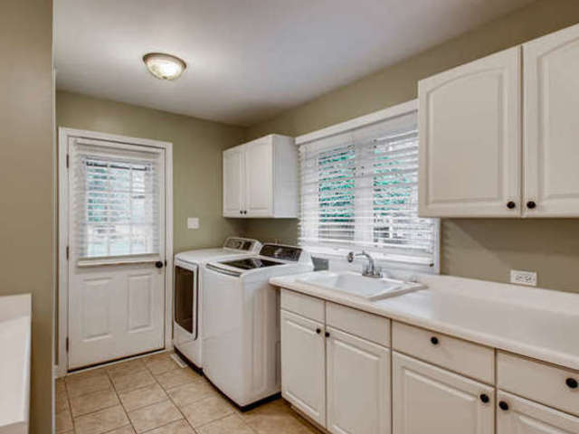 1605 Royal Oak Road Darien, IL 60561 - Photo 16 of 34