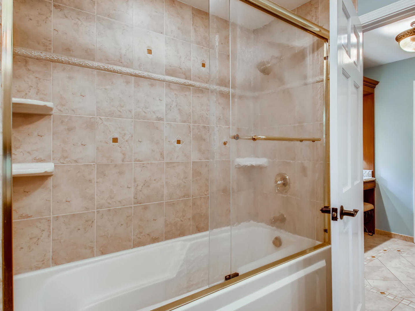 1605 Royal Oak Road Darien, IL 60561 - Photo 21 of 34