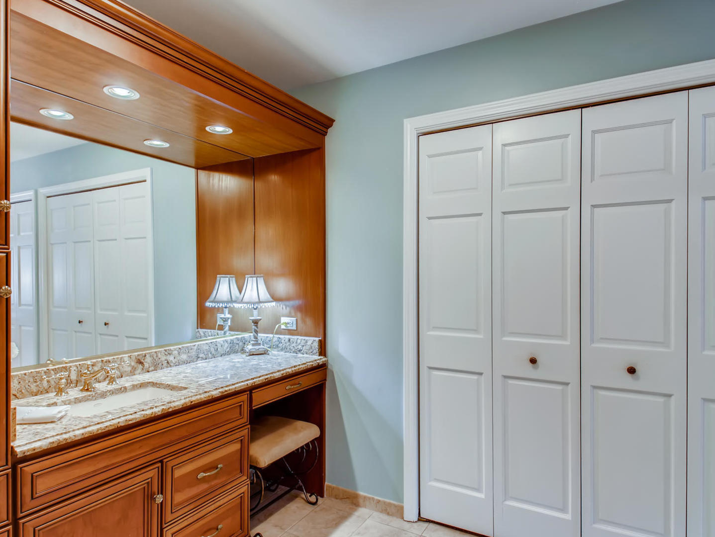 1605 Royal Oak Road Darien, IL 60561 - Photo 22 of 34