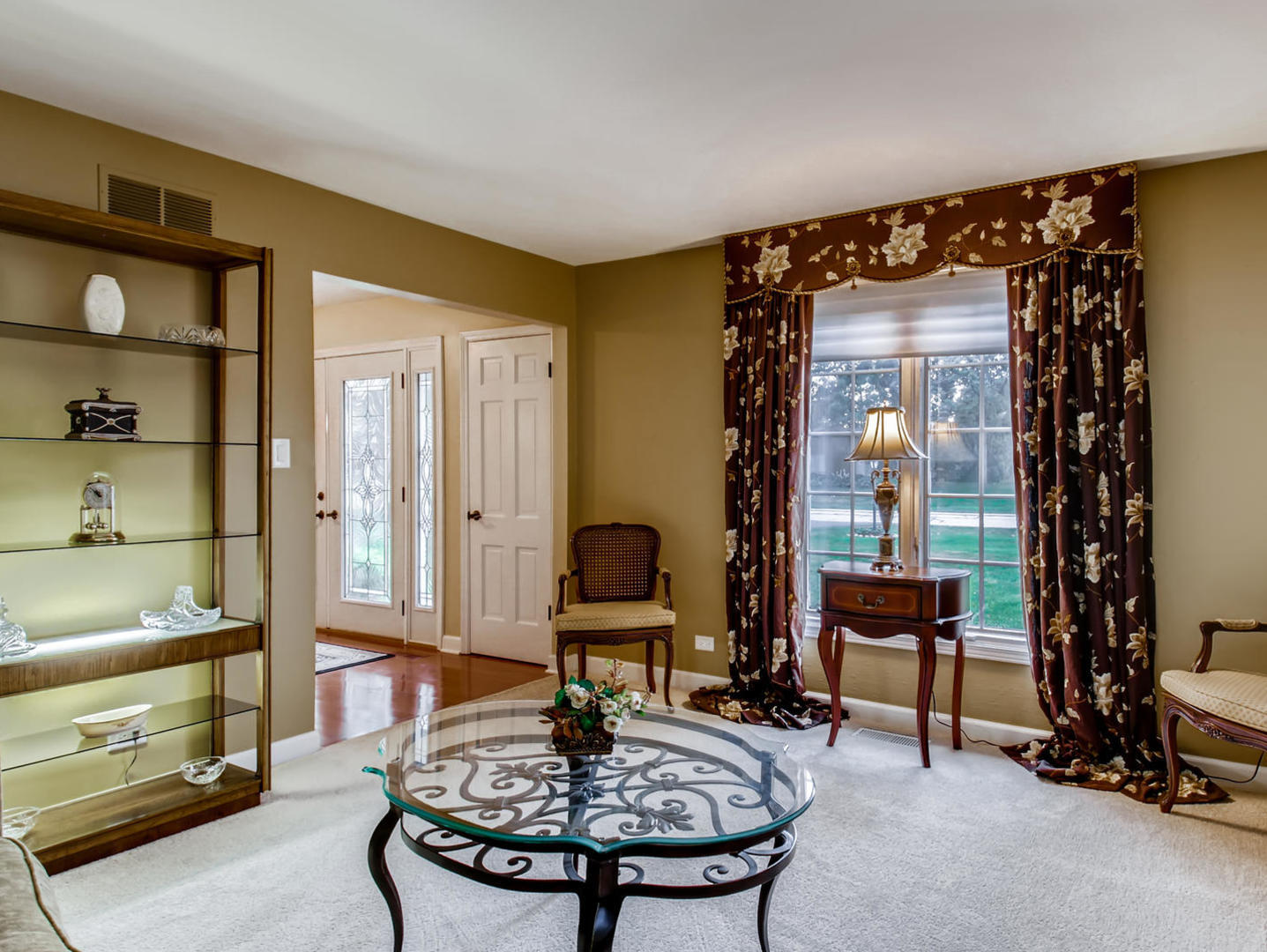 1605 Royal Oak Road Darien, IL 60561 - Photo 5 of 34