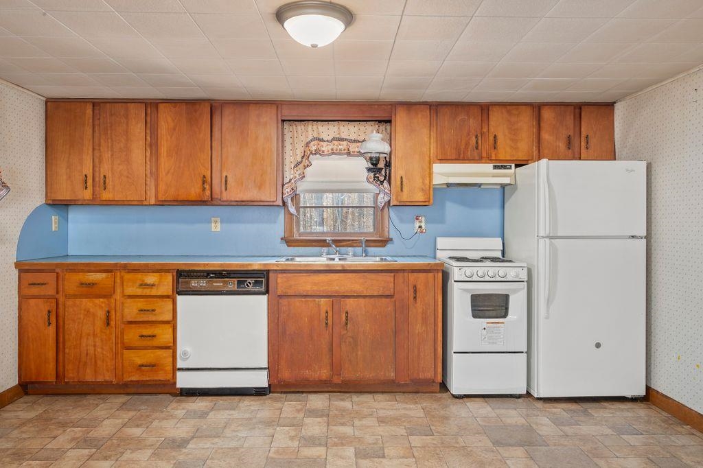 92 Gilmanton Road Belmont, NH 03220 - Photo 8 of 28