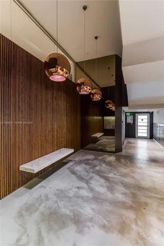 $1,200,000 | 1700 Meridian Avenue, Unit 501, Miami Beach, FL 33139