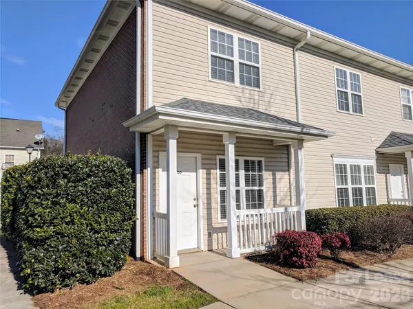 $1,400 | 917 Shearer Street, Unit 20, Davidson, NC 28036