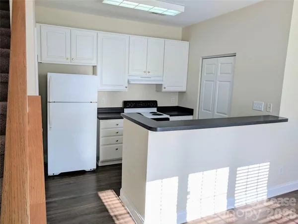 $1,400 | 917 Shearer Street, Unit 20, Davidson, NC 28036