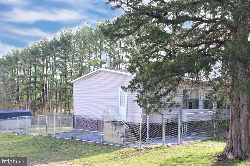 2735 Guard Hill Road Front Royal, VA 22630 - Photo 5 of 22 Left side of house