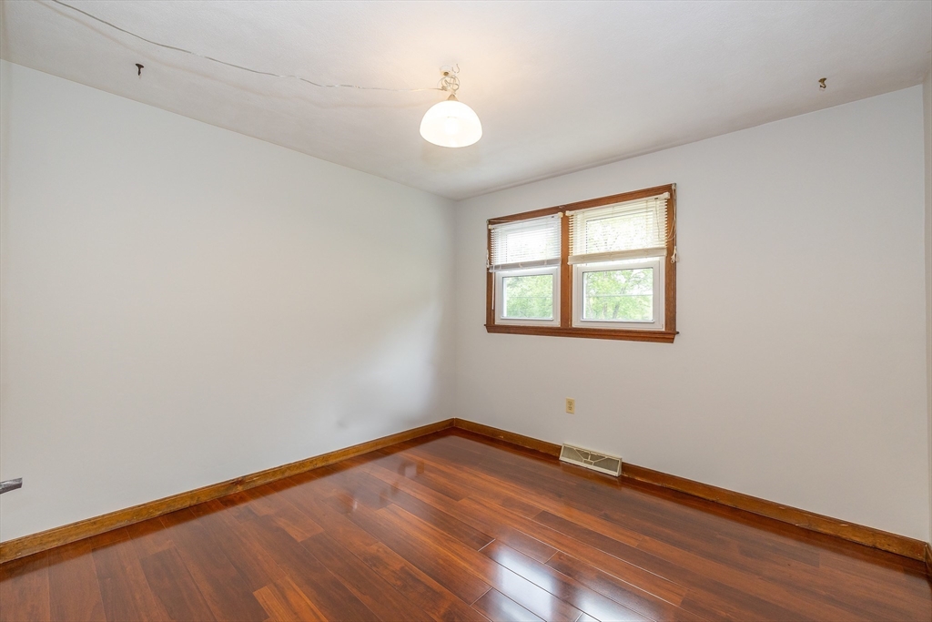 10 Dolan Road Billerica, MA 01821 - Photo 12 of 26 Gallery Image 12