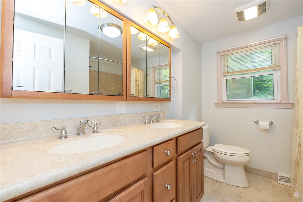 10 Dolan Road Billerica, MA 01821 - Photo 10 of 26 Gallery Image 10