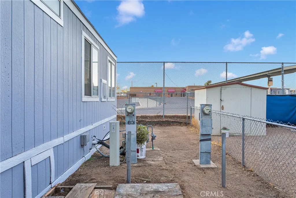 8450 G, Unit 63 Hesperia, CA 92345 - Photo 30 of 31 a view of entryway