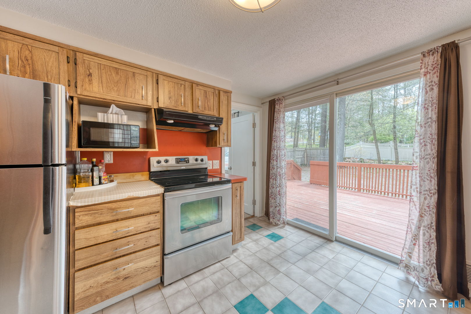 21 Old Meadow Plain Road Simsbury, CT 06070 - Photo 12 of 35