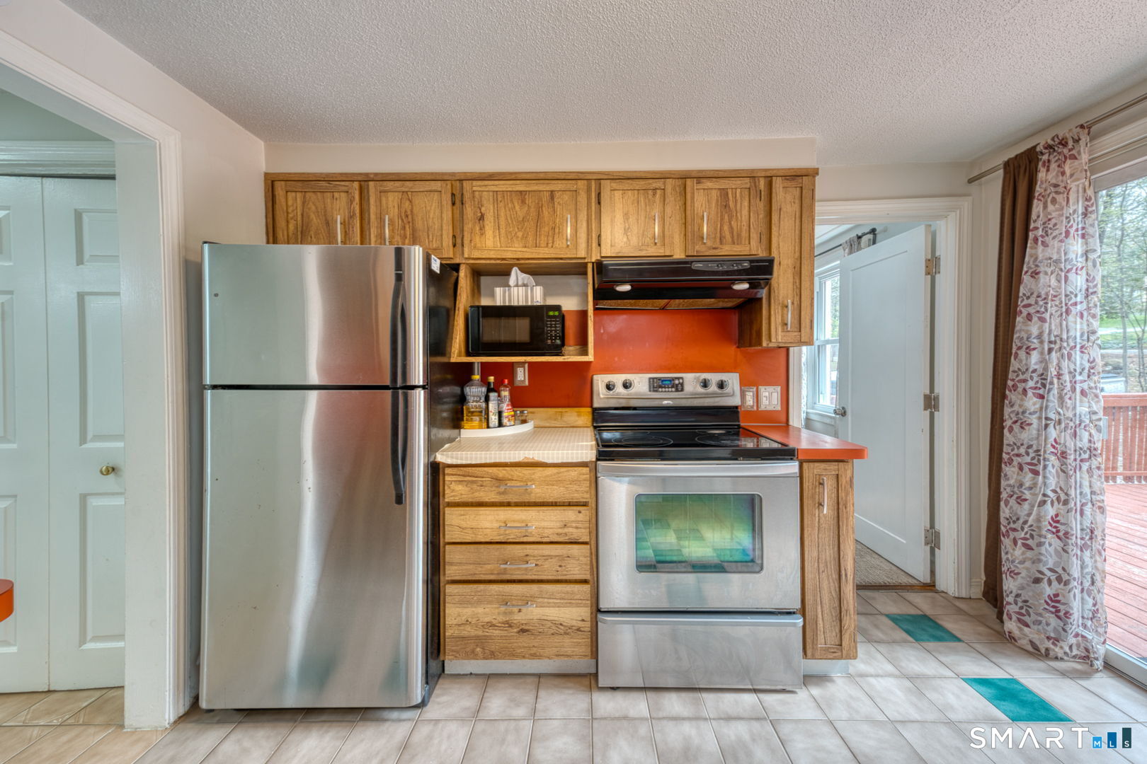 21 Old Meadow Plain Road Simsbury, CT 06070 - Photo 13 of 35